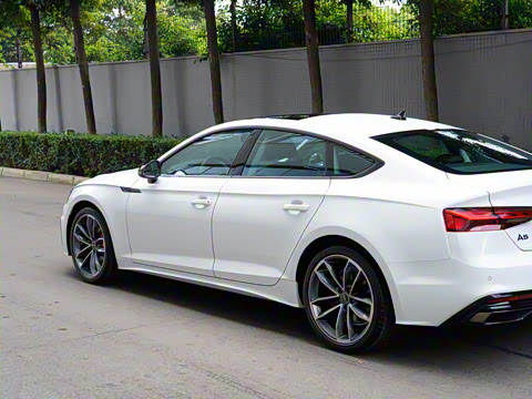 2025�� Sportback ��ذ� 40 TFSI quattro ����������