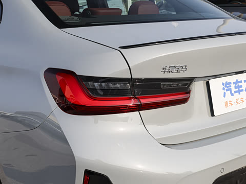 2026�� 330i M�˶���ҹ��װ