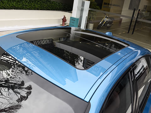 2026�� 330Li ������ M�˶���ҹ��װ