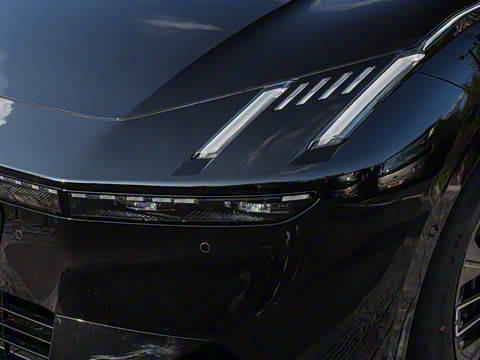 2025�� 240����Ultra