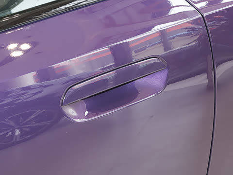 2026�� 225i M�˶���ҹ��װ