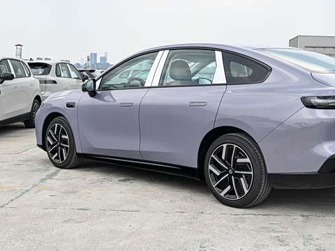 2027�� 590������