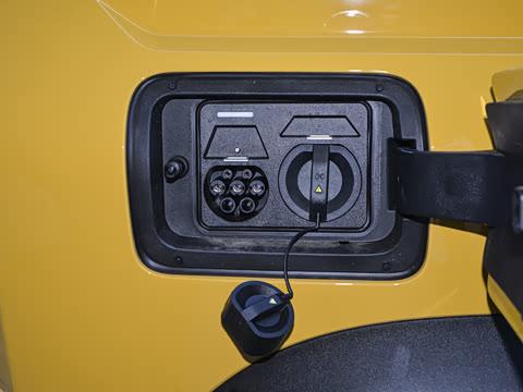 2025�� 215Զ�а�