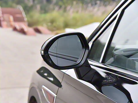 2025�� 2.0T PHEV ��������� 7��