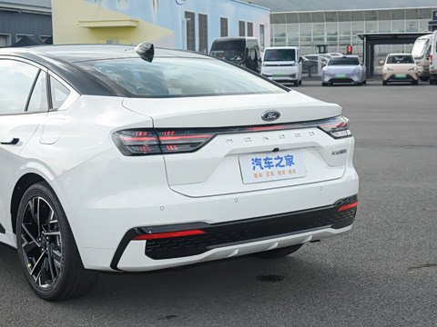 2026��  2.0T  EcoBoost  ������