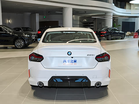 2026�� 225i M�˶���ҹ��װ