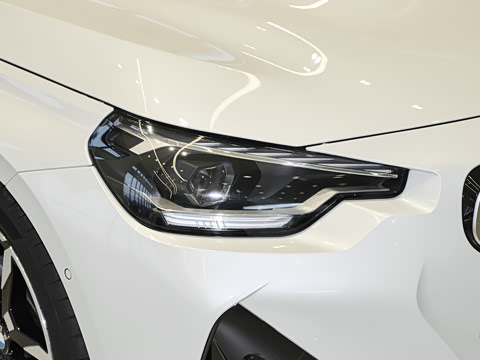 2026�� 225i M�˶���ҹ��װ