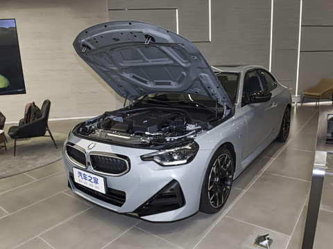 2026�� 225i M�˶���ҹ��װ