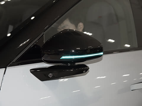 2025�� 702 ������ Ultra