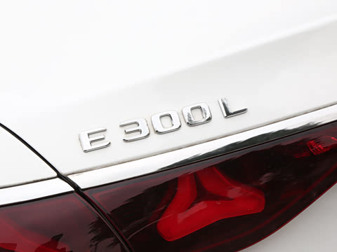 2026�� E 300 L �����˶���