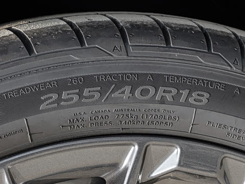 2026�� 330i M�˶���ҹ��װ