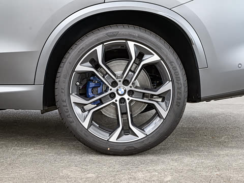 2025�� xDrive 40Li ������M�˶���ҹ��װ