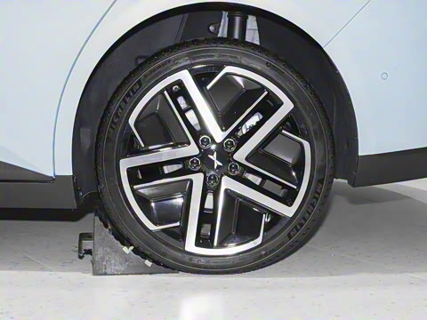 2025�� 620 �������� Plus