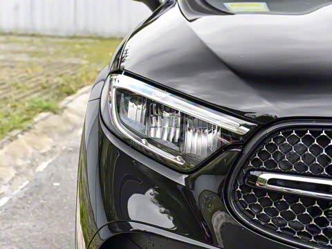 2025�� �Ŀ� GLC 300 4MATIC ����SUV