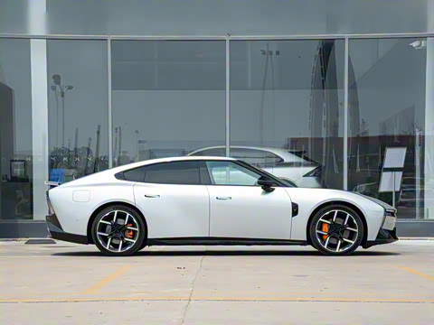 2025�� 702 ������ Ultra