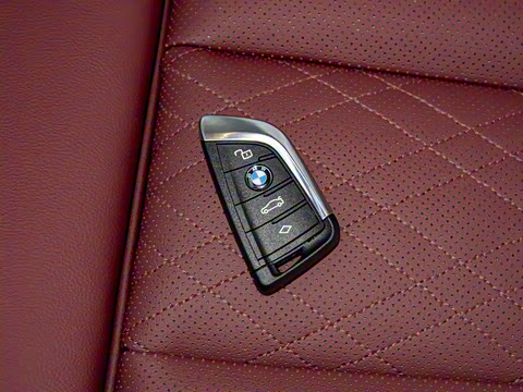 2026�� eDrive 40 L ��ҹ�˶���װ