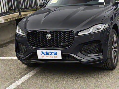 2025�� P250 R-Dynamic SE