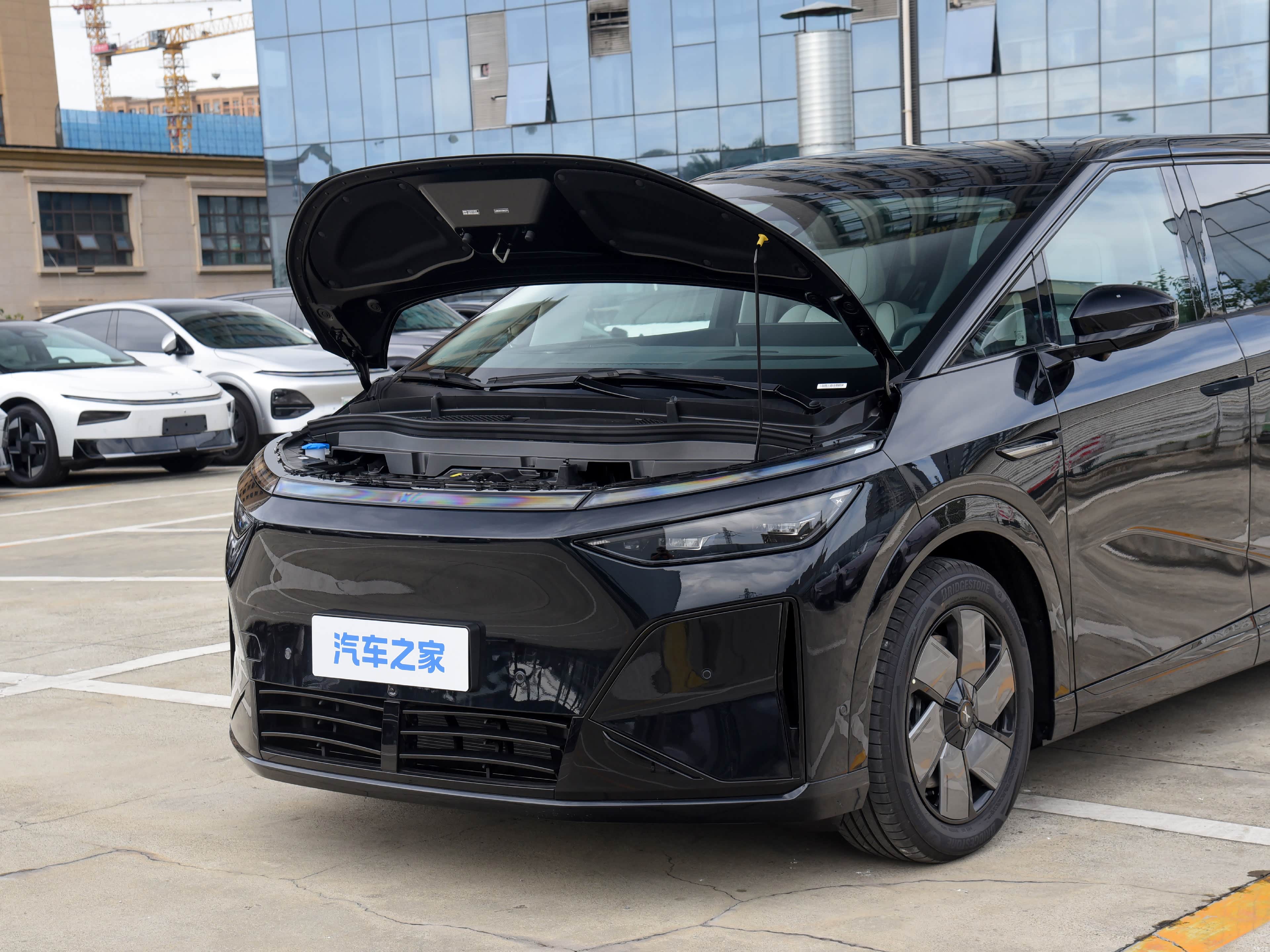 XPeng X9, миниатюра 29