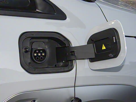 2025�� Plus 610 ������