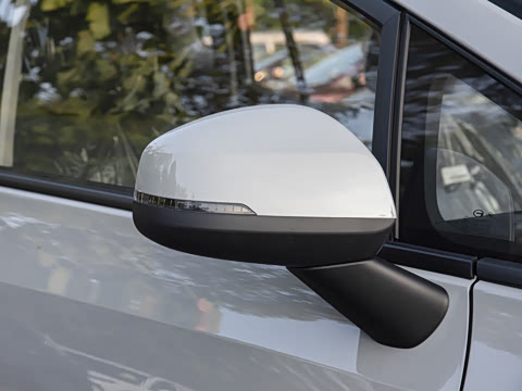 2025�� Plus 610 ������