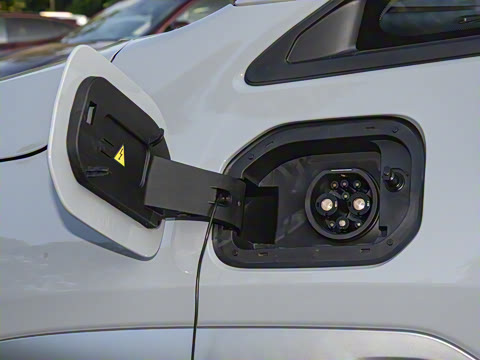 2025�� Plus 610 ������