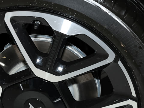 2026�� ���� 702 Max �콢��