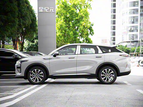 2025�� 100������Plus����