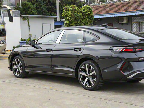 2026�� ���L 300TSI ����