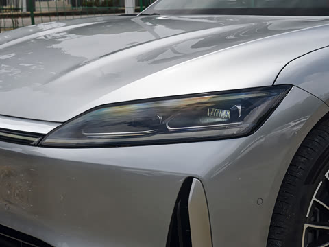 2027�� 260 MAX