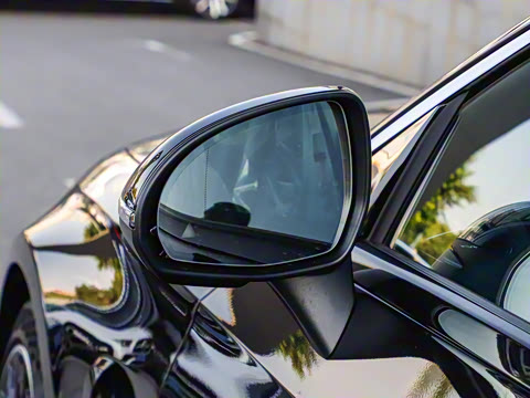 2025 Ŀ AMG CLE 53 4MATIC+ ܳ