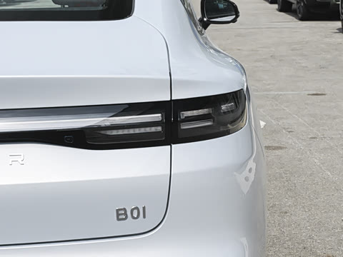 2027�� 670������