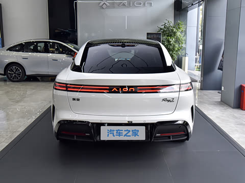 2027�� 702 �����������°�