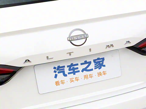 2025�� 2.0L XL-TLS ������