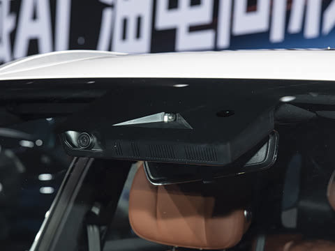 2027�� 2.0T ˫�������������