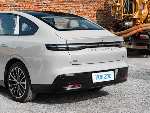 2027�� 670������