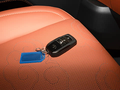 2026�� ����KL900˫ƴ