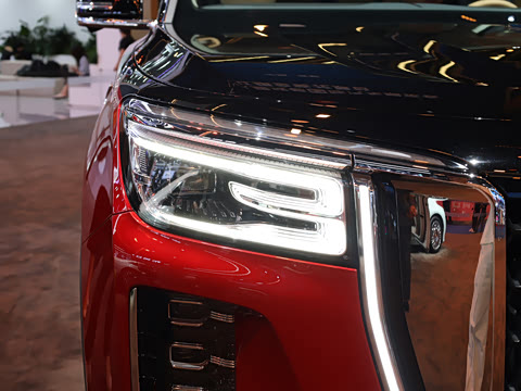 2026�� 4.0T ����콢�� 4��