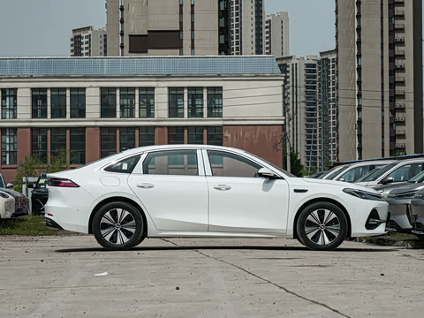 2026�� EM-i 235km ̽��+��