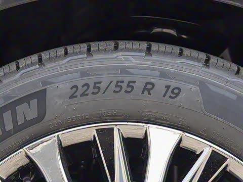 2025�� �ʹ� ˫�� 2.5L ī���