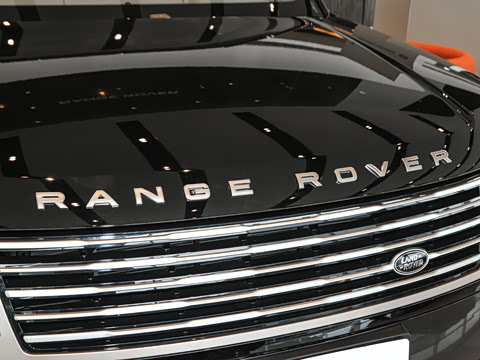 2025�� 3.0 L6 400PS SV���ٴ����ӳ��� 4��