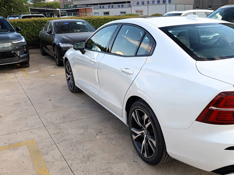 2026�� B4 ��Զ�˶���