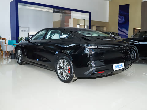2027�� ���� 302 Max�����״��