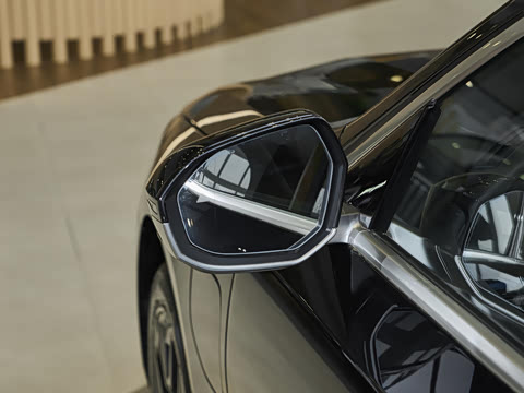 2026�� �Ŀ� eDrive 35L M�˶���װ