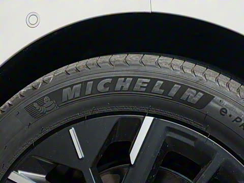 2025�� 670 Max��