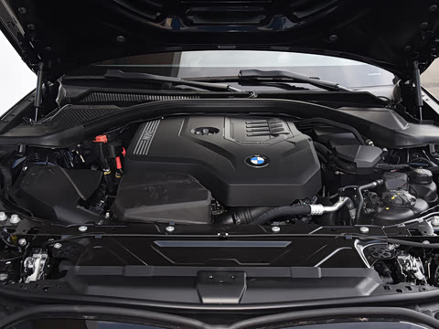 2026�� 330Li ������ M�˶���ҹ��װ