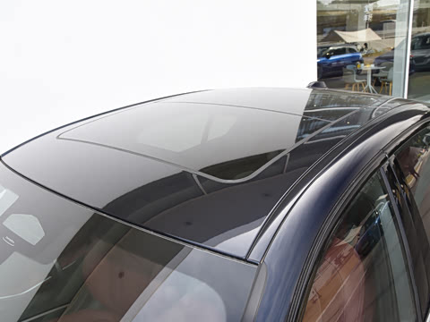 2026�� 330Li ������ M�˶���ҹ��װ