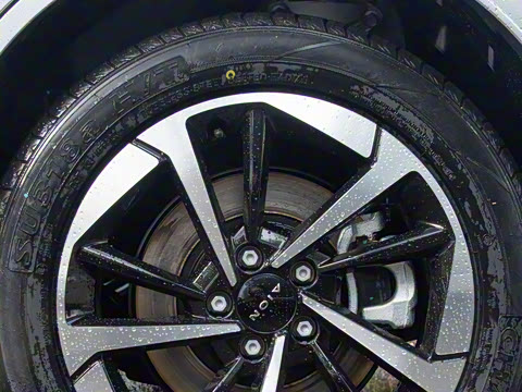 2025�� Plus 610 ������