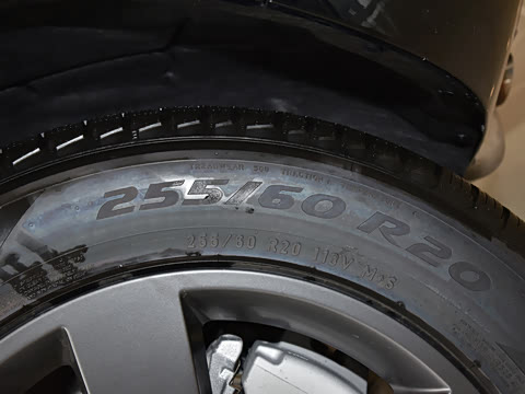 2026�� 110 3.0T P400 X-Dynamic HSE