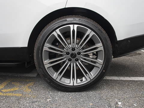 2026�� 3.0 L6 400PS AB�����