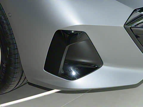 2025�� 525Li M�˶���װ